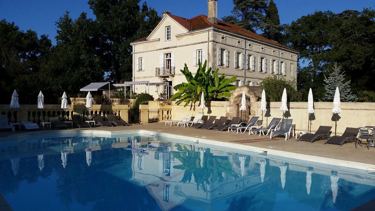 ホテル Le Manoir Saint Jean エクステリア 写真